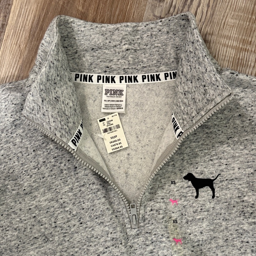 🆕 🌺 PINK Victoria's Secret Heather Gray Sweatshirt with Floral Sleeve Design - Picture 2 of 9